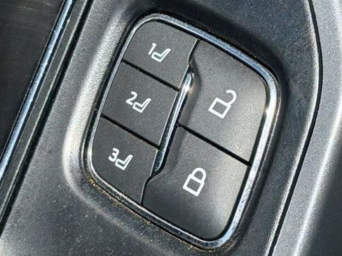 Used 2022 Ford F150 Lariat AWD/4WD image 19