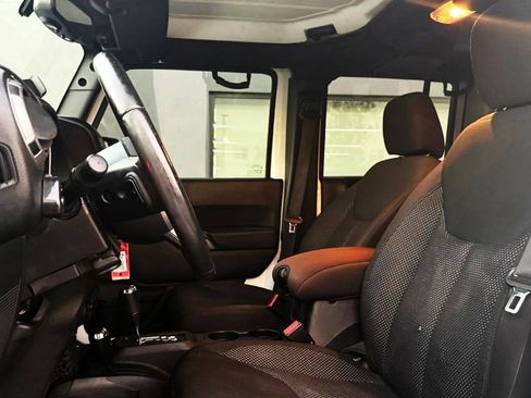 Used 2016 Jeep Wrangler Unlimited Sport image 12