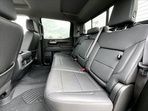 Used 2024 Chevrolet Silverado 1500 LT Trail Boss w/ Convenience Package II AWD/4WD image 15