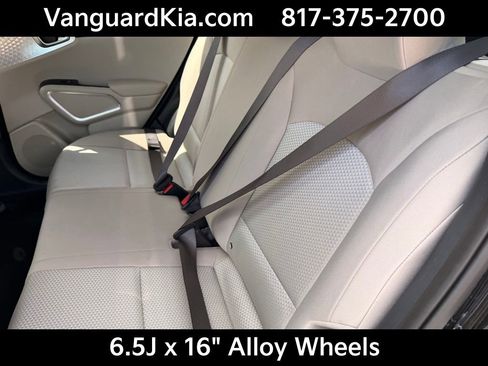 Certified 2025 Kia Soul LX image 25