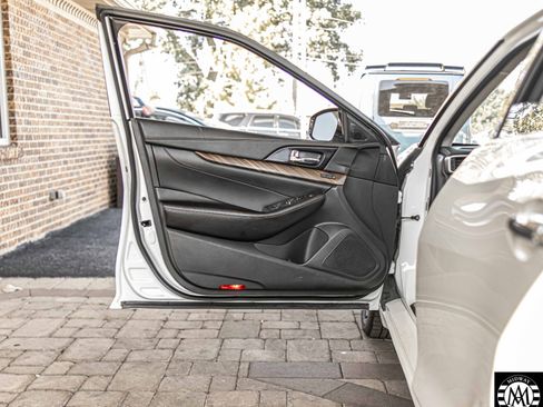 Used 2016 Nissan Maxima Platinum image 29