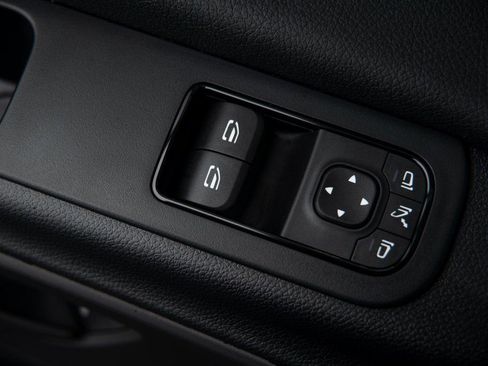 Used 2025 Mercedes-Benz Sprinter 2500 image 37