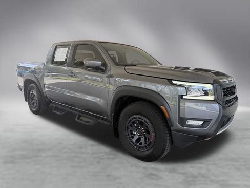 Used 2025 Nissan Frontier Pro-X RWD image 2