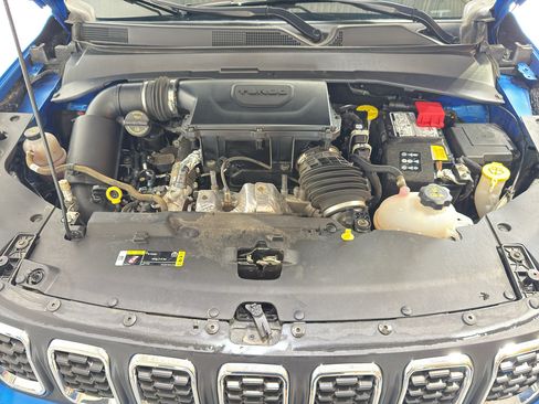 Used 2024 Jeep Compass Latitude AWD/4WD image 34