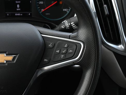 Used 2020 Chevrolet Equinox LS w/ LS Convenience Package FWD image 8