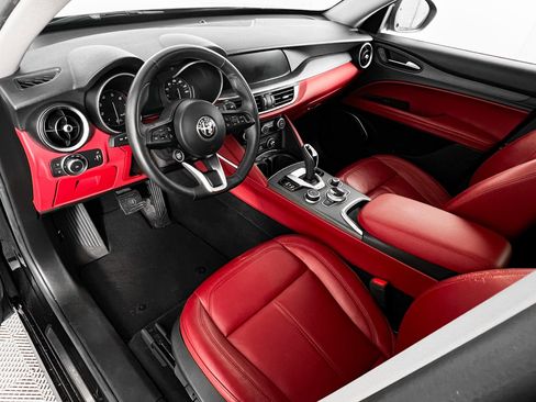 Used 2020 Alfa Romeo Stelvio Ti w/ Active Blind Spot Package image 15
