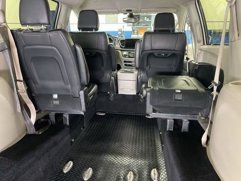Used 2022 Chrysler Pacifica Touring-L FWD image 42