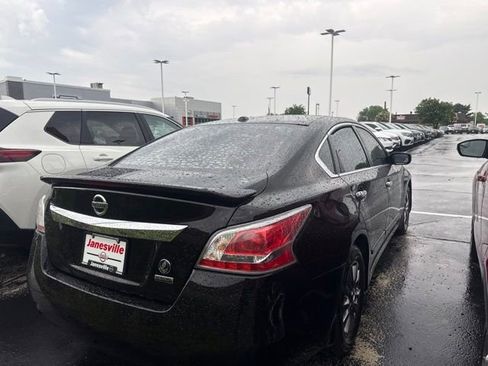 Used 2015 Nissan Altima 2.5 S w/ Special Edition Package FWD image 2