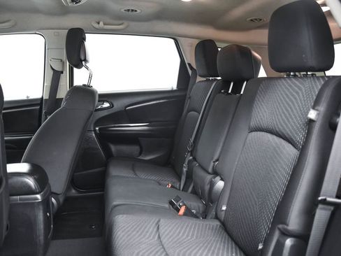 Used 2016 Dodge Journey SE w/ Flexible Seating Group image 12