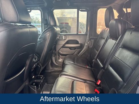 Used 2019 Jeep Wrangler Unlimited Sahara w/ LED Lighting Group image 15
