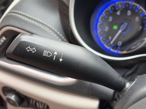 Used 2023 Chrysler Pacifica Limited image 19