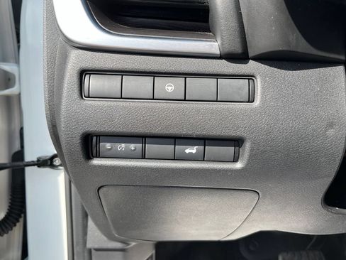 Used 2021 Nissan Rogue SL FWD image 18