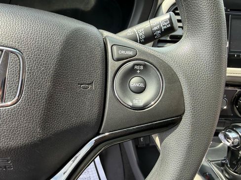 Used 2016 Honda HR-V LX image 17