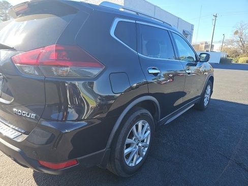 Used 2019 Nissan Rogue SV image 6