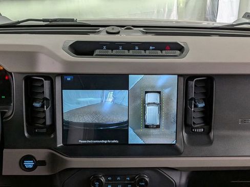 Certified 2024 Ford Bronco Wildtrak AWD/4WD image 33