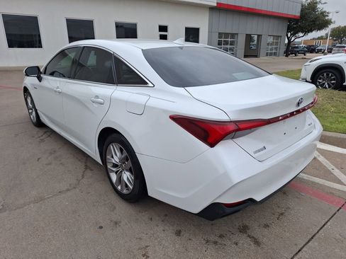 Used 2021 Toyota Avalon XLE image 4