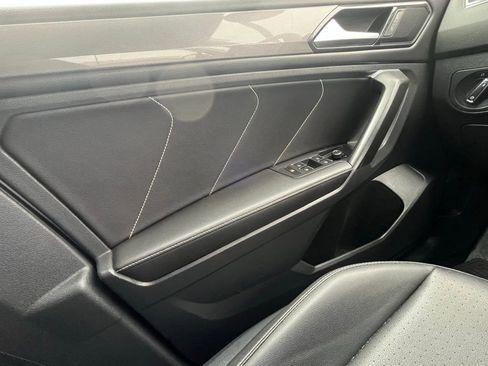 Used 2023 Volkswagen Tiguan SE image 12