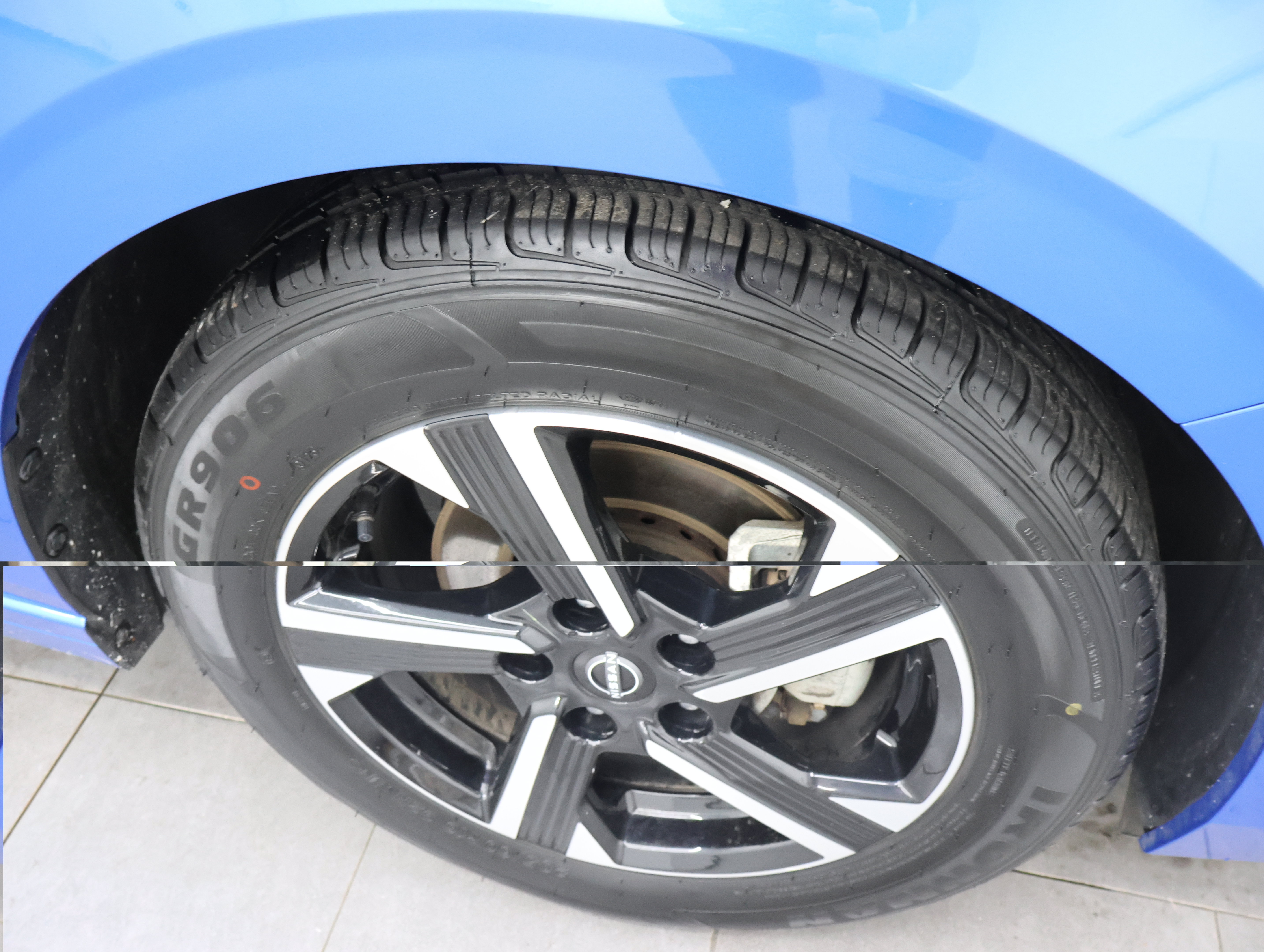 Used 2024 Nissan Sentra SV FWD image 3