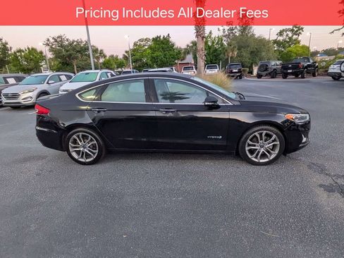 Used 2019 Ford Fusion Titanium FWD image 3