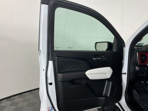 Used 2023 GMC Canyon AT4X AWD/4WD image 13