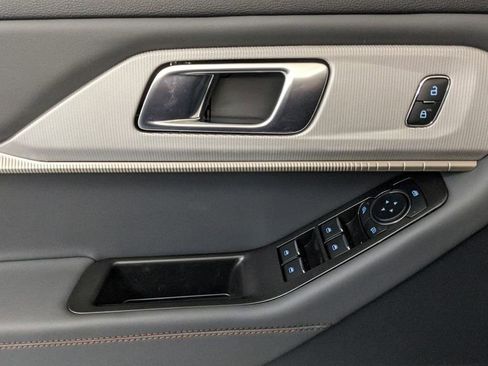 New 2025 Ford Explorer Active w/ Active Comfort Package image 33