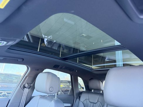 Used 2020 Audi Q5 2.0T Titanium Premium Plus w/ Premium Plus Package image 34