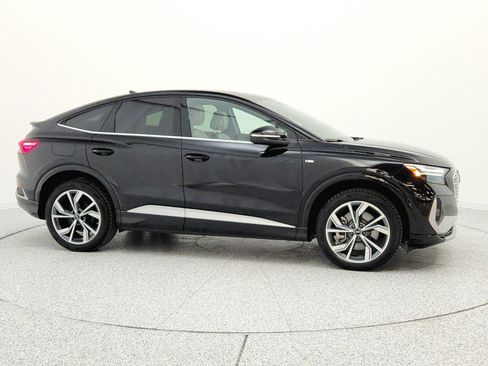 Used 2023 Audi Q4 e-tron Prestige image 4