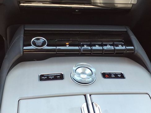 New 2026 Lincoln Navigator L Premier AWD/4WD image 21