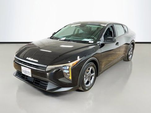 Certified 2025 Kia K4 LXS image 3