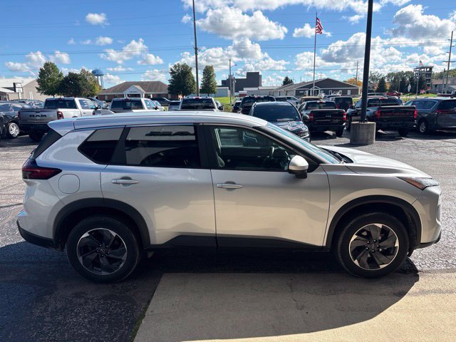 Used 2024 Nissan Rogue SV FWD image 6