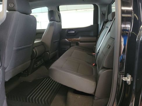 Used 2019 GMC Sierra 1500 SLE w/ X31 Off-Road Package AWD/4WD image 8