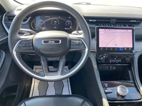 Used 2023 Jeep Grand Cherokee Limited AWD/4WD image 7