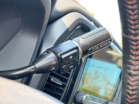 Used 2021 Nissan Titan PRO-4X w/ Off Road Protection Package image 17