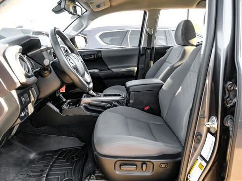 Used 2020 Toyota Tacoma SR5 image 4