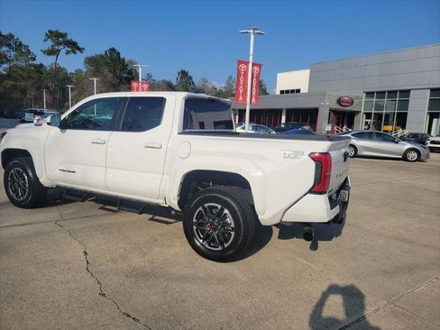 Certified 2025 Toyota Tacoma TRD Sport image 3