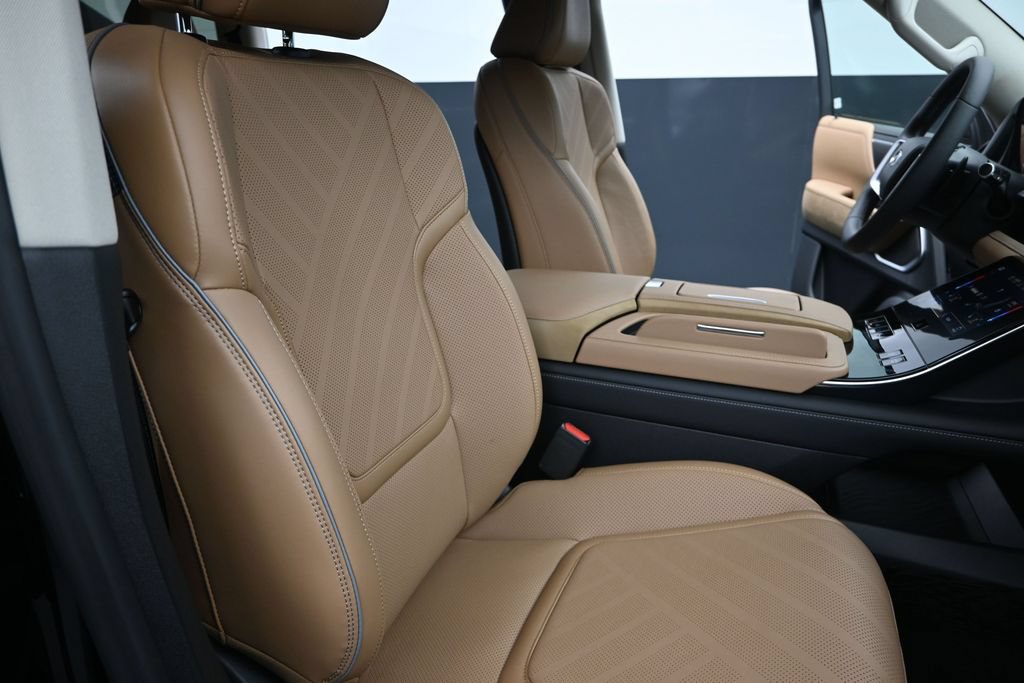 New 2027 INFINITI QX80 Luxe w/ Cargo Package RWD image 18
