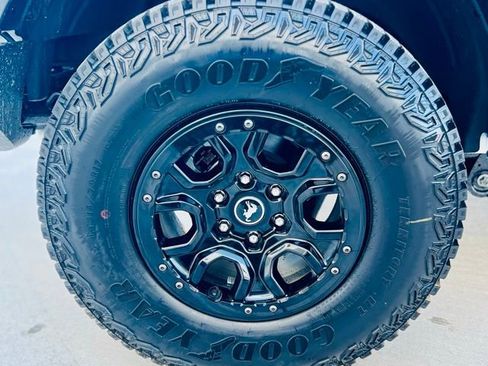 New 2026 Ford Bronco Badlands image 7