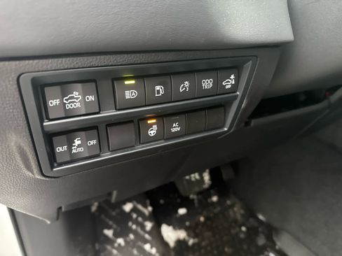 Used 2025 Toyota Tundra Platinum image 11