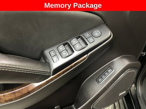 Used 2016 Chevrolet Suburban LT RWD image 9