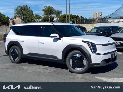 New 2026 Kia EV9 Wind image 1