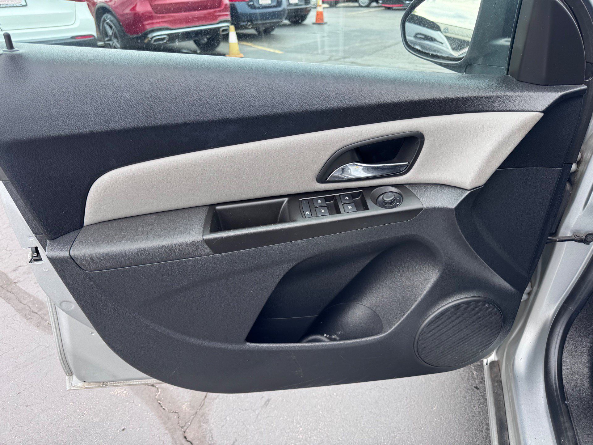 Used 2014 Chevrolet Cruze LS FWD image 5