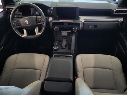 Used 2025 Toyota 4Runner SR5 AWD/4WD image 12