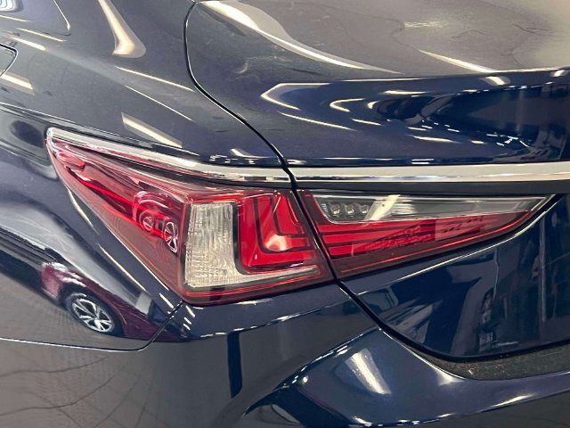 Certified 2022 Lexus ES 350 w/ Premium Package FWD image 14