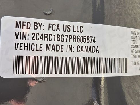 Used 2023 Chrysler Pacifica Touring-L FWD image 37