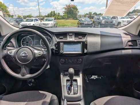 Used 2019 Nissan Sentra S FWD image 14