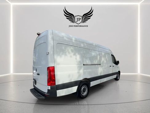 Used 2024 Mercedes-Benz eSprinter 170 Cargo image 7