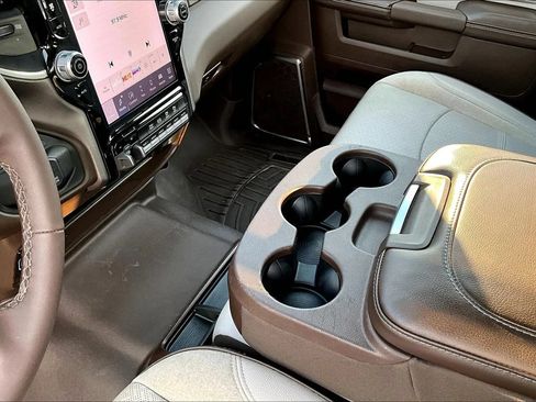 Used 2025 RAM 2500 Laramie w/ Towing Technology Group AWD/4WD image 19