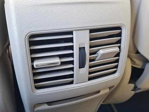 Used 2019 Mercedes-Benz GLA 250 4MATIC image 11