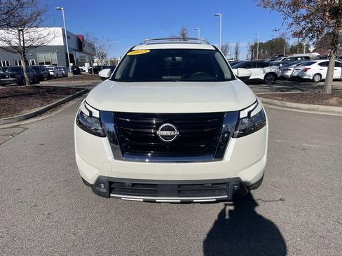 Used 2022 Nissan Pathfinder SL w/ SL Premium Package image 8