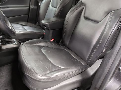 Used 2019 Jeep Renegade Limited w/ Trailer Tow Group image 16